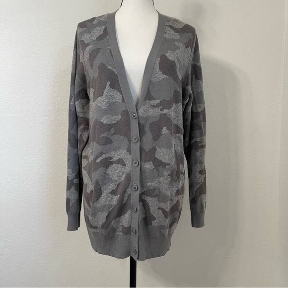 Lane Bryant Camo Sweater Cardigan Size 18/20 - Picture 1 of 7